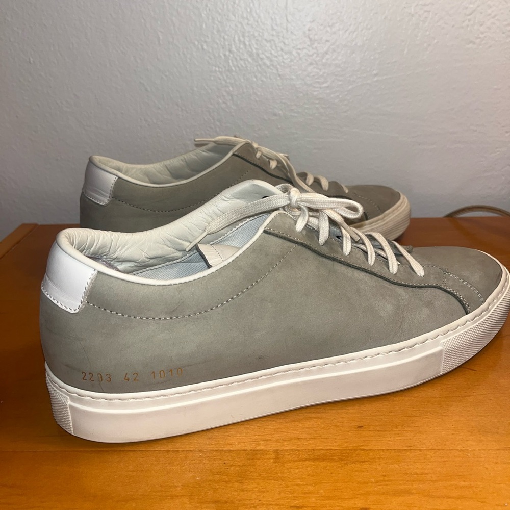 Men’s Common Projects olive green shoes low